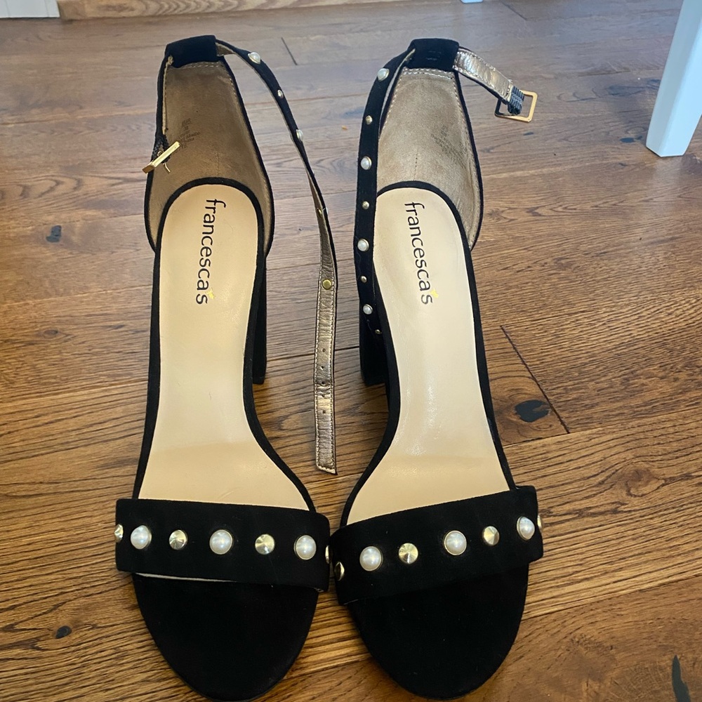 Francesca's Collections 4” Black Suede Heels with Pearl Accents